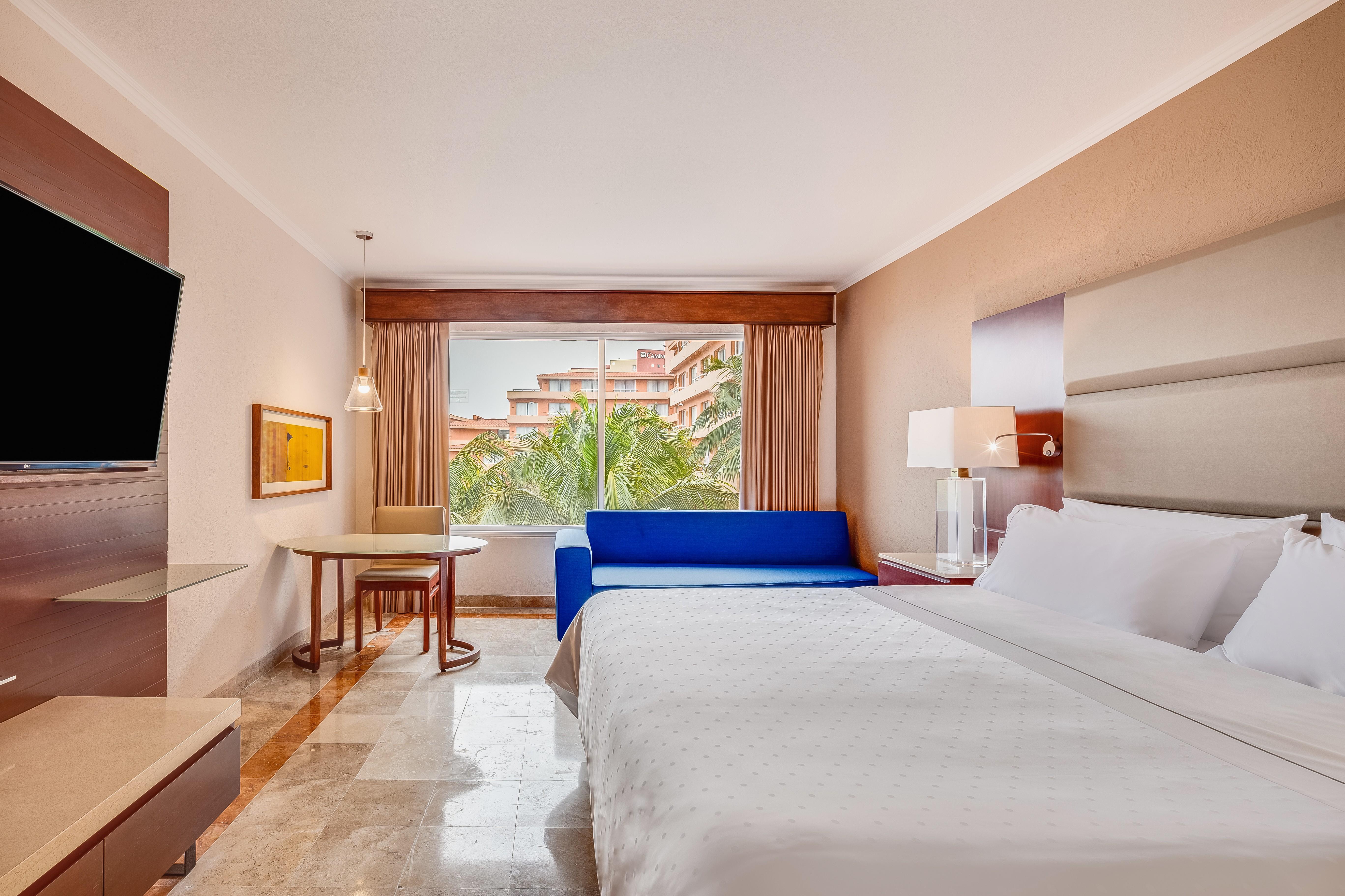 Grand Fiesta Americana Veracruz Zewnętrze zdjęcie A guest room at the Hilton Vallarta Bay Resort