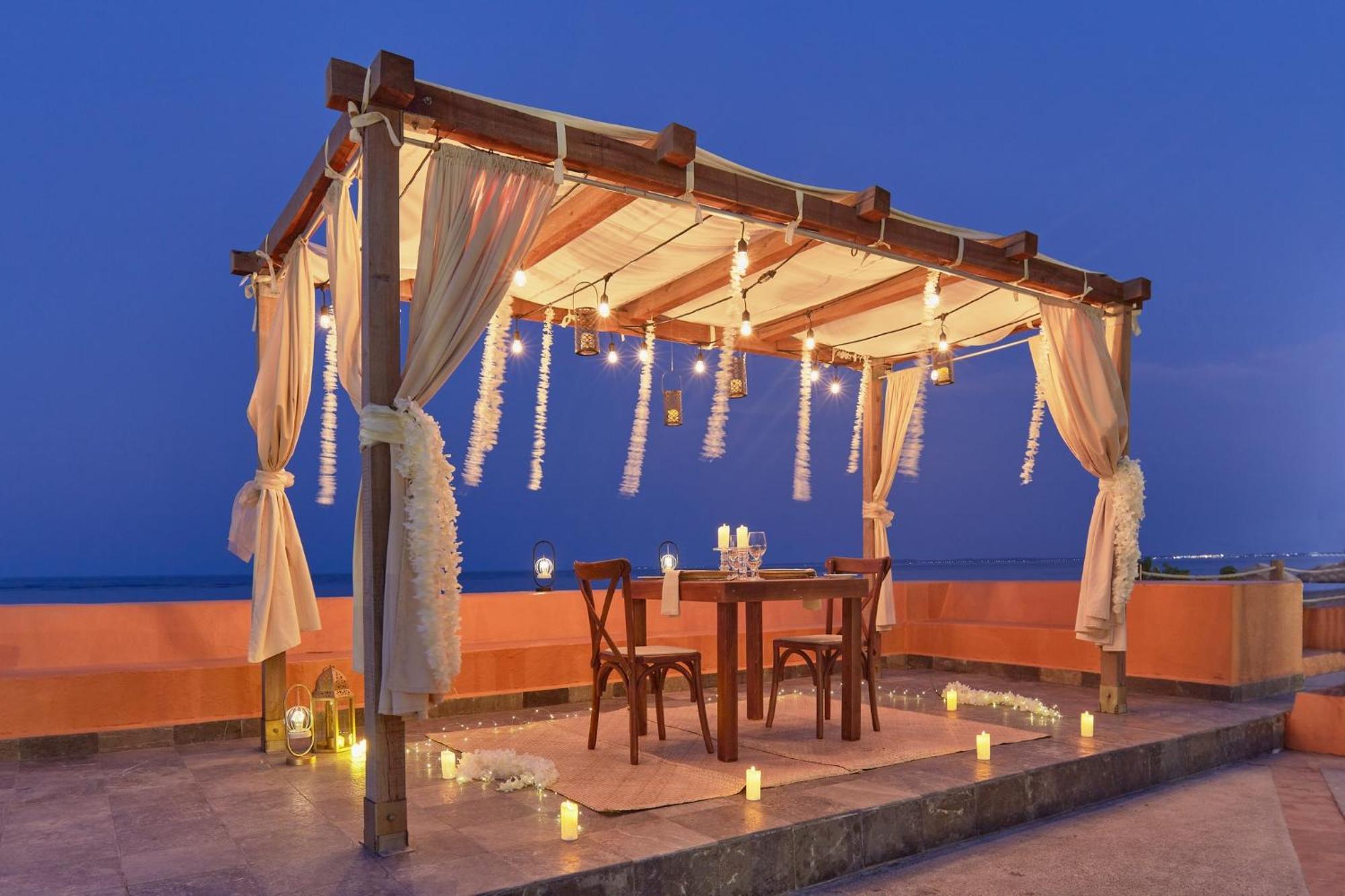 Grand Fiesta Americana Veracruz Zewnętrze zdjęcie A pergola with a canopy